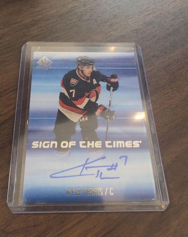 2015-16 Upper Deck SP Authentic Sign of the Times #SOTT-KT Kyle Turris — front