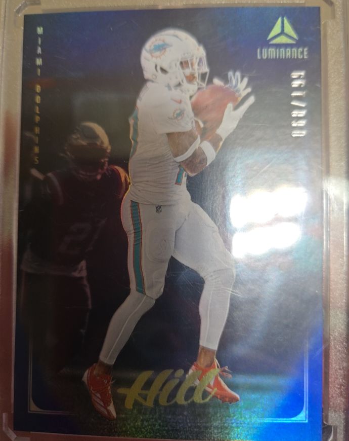 2025 Panini Luminance #34 Tyreek Hill — front