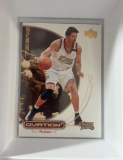 2000-01 Upper Deck Ovation #40 Toni Kukoc — front