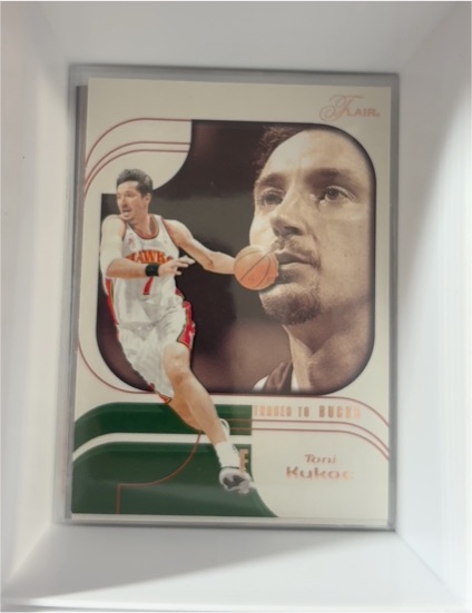 2002-03 Fleer Flair #81 Toni Kukoc — front