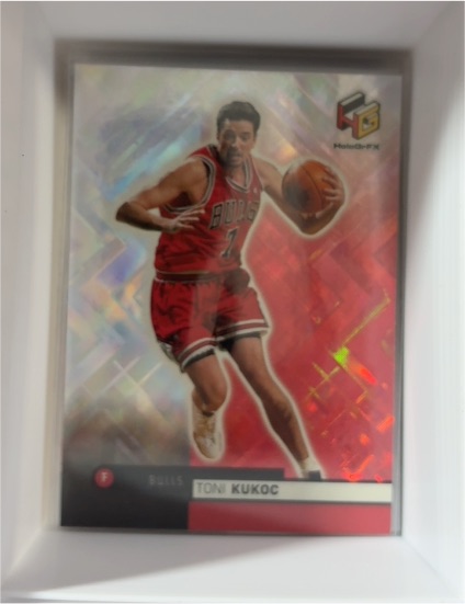 1999-00 Upper Deck HoloGrFX #8 Toni Kukoc — front