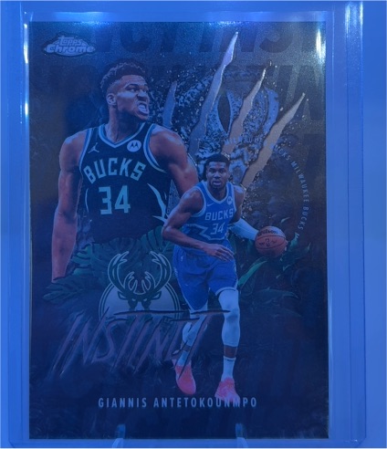 2025-26 Topps Chrome #INS-4 Giannis Antetokounmpo Instinct — front