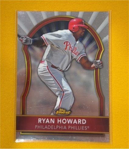 2011 Topps Finest #20 Ryan Howard — front
