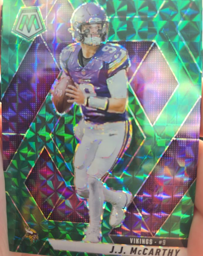 2025 Panini Mosaic #195 J.J. McCarthy Green Mosaic Prizm — front