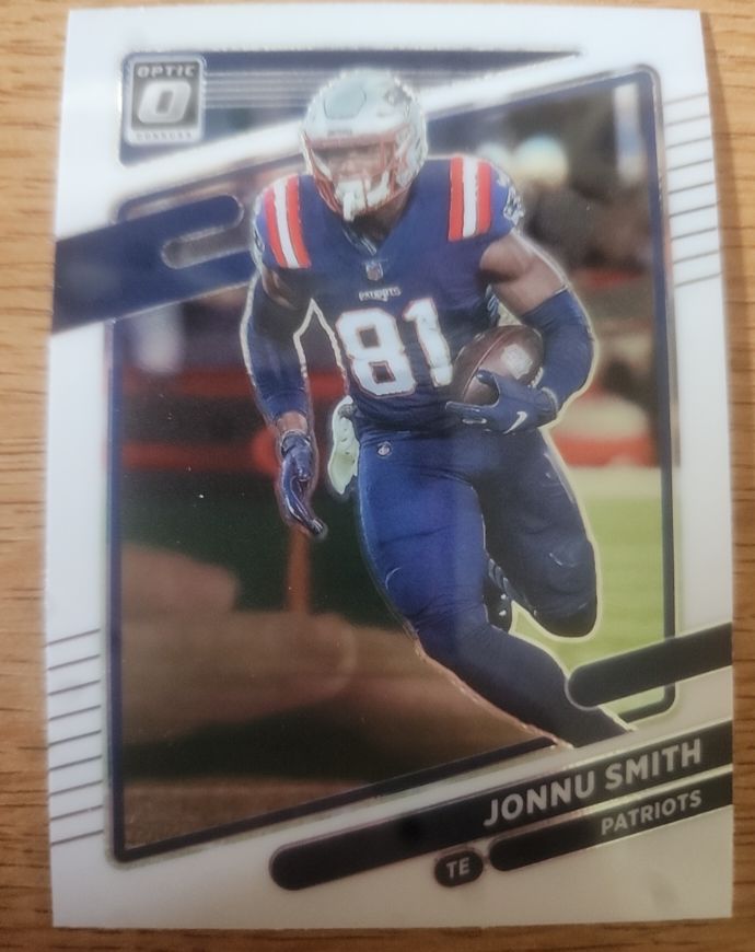 2021 Donruss Optic #65 Jonnu Smith — front
