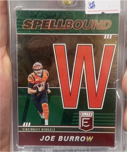 2022 Panini Donruss Elite Spellbound Green #SB-JB6 Joe Burrow — front