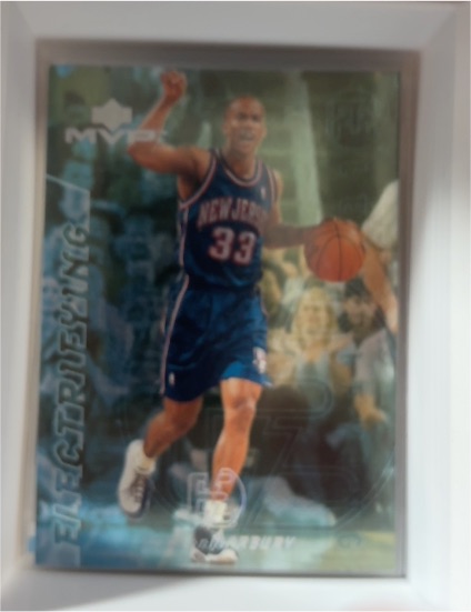 2000-01 Upper Deck MVP #E2 Electrifying Stephon Marbury — front