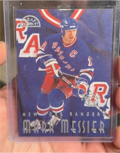 1996-97 Leaf #97 Mark Messier — front