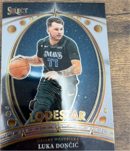 2023-24 Panini Select #7 Luka Dončić Lodestar Insert — front