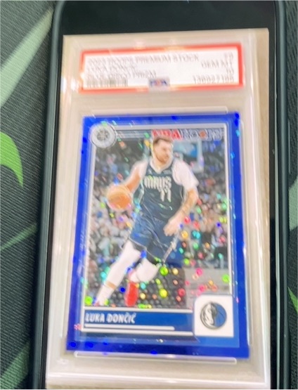 2019 Panini Hoops Premium Stock #39 Luka Doncic — front