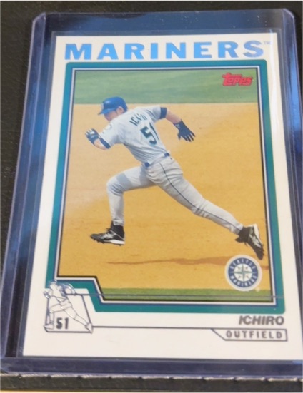 2004 Topps #10 Ichiro Suzuki — front