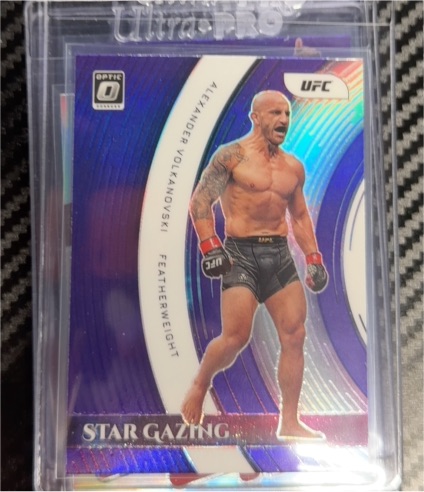 2022 Donruss Optic UFC Star Gazing #17 Alexander Volkanovski — front