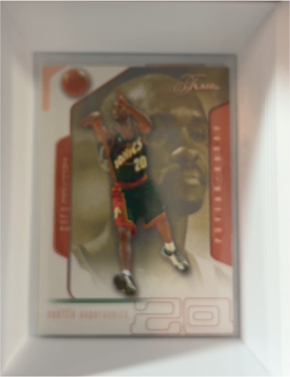 2001-02 Flair #20 Gary Payton — front