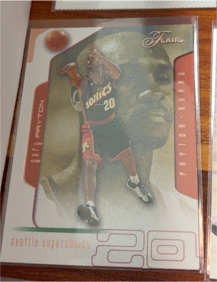 2001-02 Flair #20 Gary Payton — front