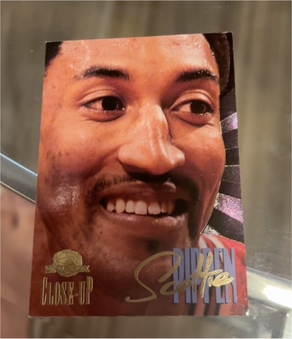 1995-96 Skybox Premium Close-Up #C1 Scottie Pippen — front