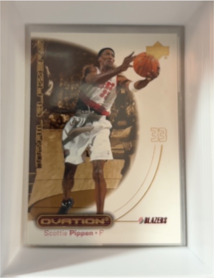 2000-01 Upper Deck Ovation #44 Scottie Pippen — front
