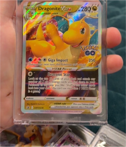 2022 Pokémon TCG #050 Dragonite VSTAR — front