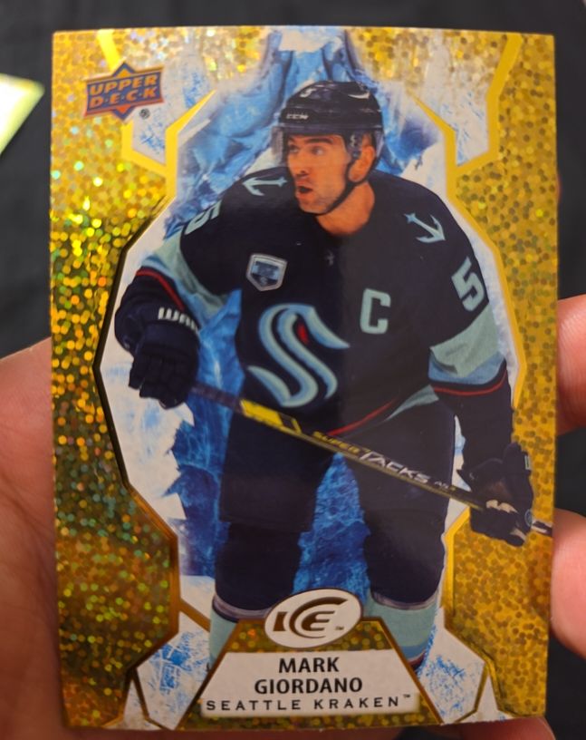 2021-22 Upper Deck Ice #22 Mark Giordano — front