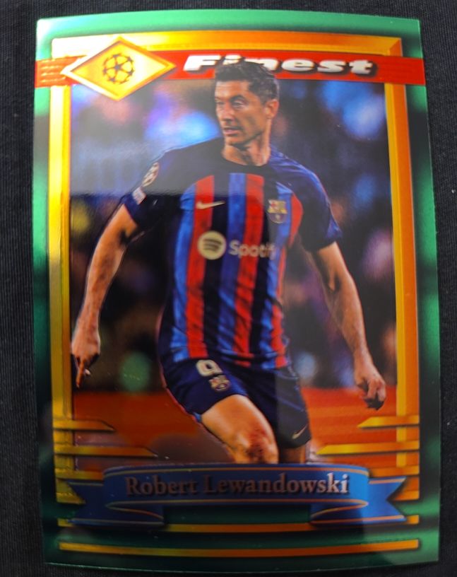 2022-23 Topps Finest Flashbacks UEFA Club Competitions #82 Robert Lewandowski — front