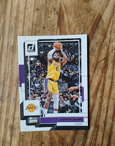 2022-23 Panini Donruss #128 LeBron James — front
