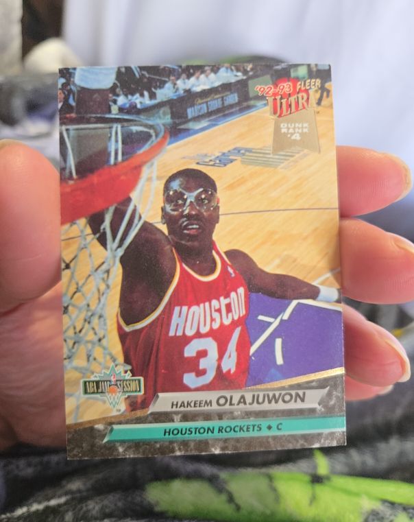 1992-93 Fleer Ultra #204 Hakeem Olajuwon — front