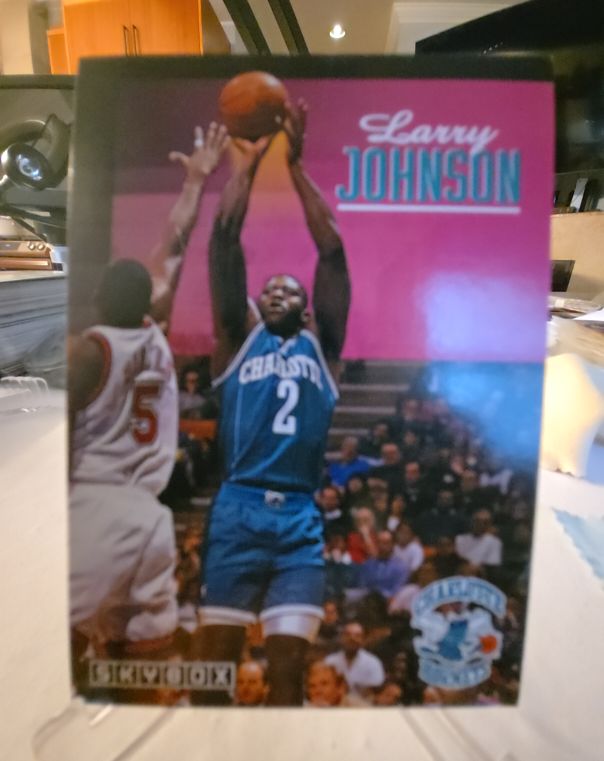 1992 Skybox #25 Larry Johnson — front