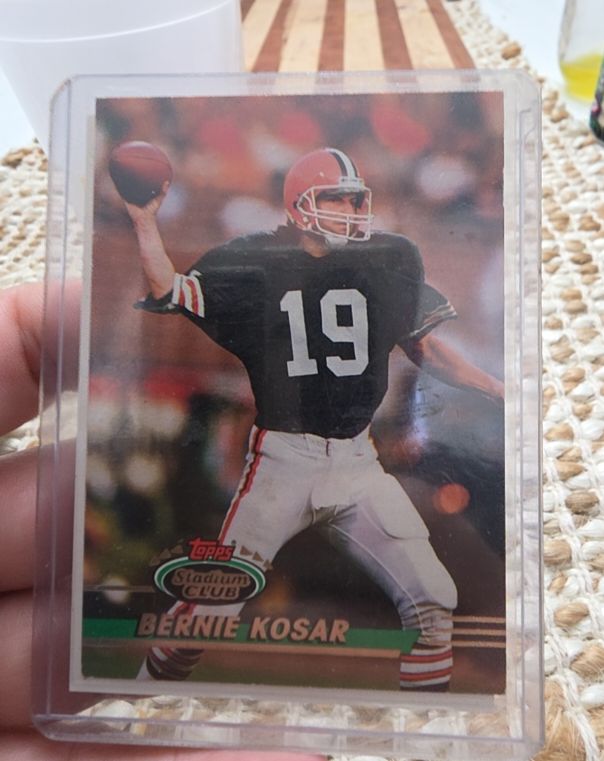 1993 Topps Stadium Club #98 Bernie Kosar — front