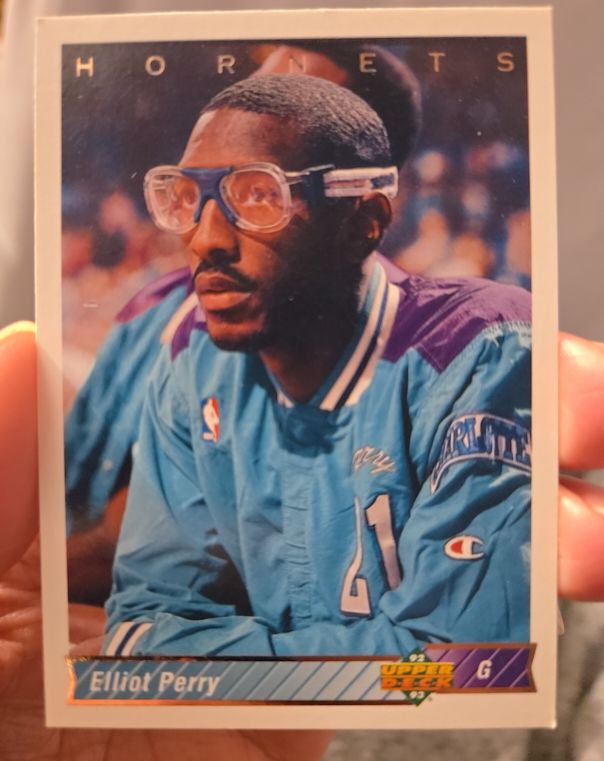 1992-93 Upper Deck #259 Elliot Perry — front