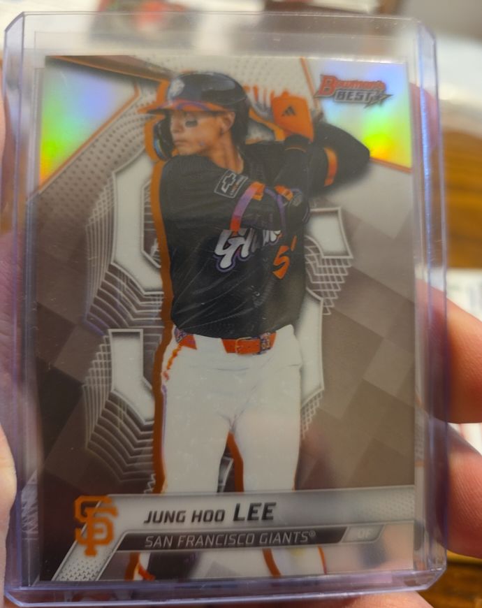 2025 Bowman's Best #7 Jung Hoo Lee — front