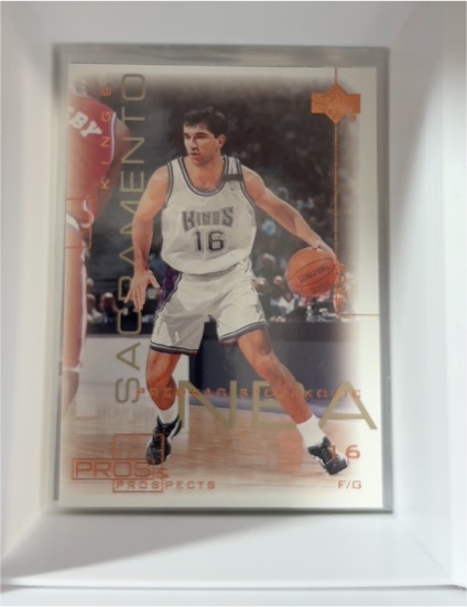 2000-01 Upper Deck Pros and Prospects #71 Peja Stojakovic — front