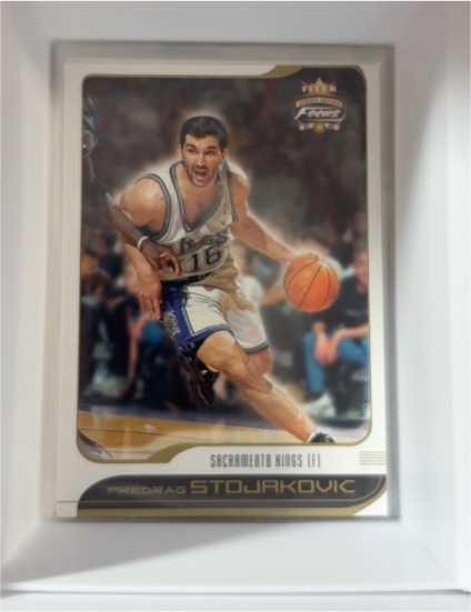 2001-02 Fleer Focus #5 Predrag Stojakovic — front