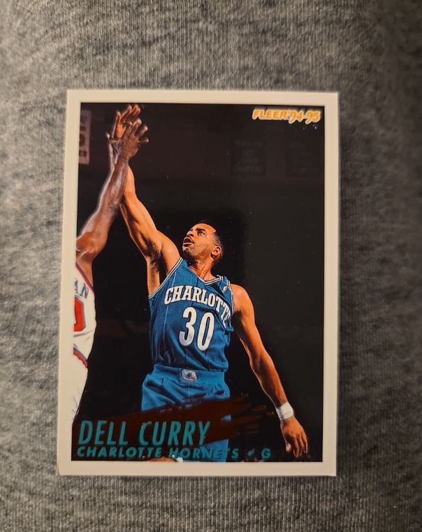 1994-95 Fleer #22 Dell Curry — front