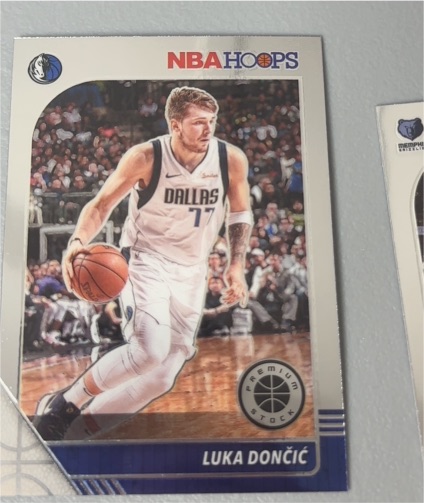 2019-20 Panini NBA Hoops Premium Stock #39 Luka Dončić — front