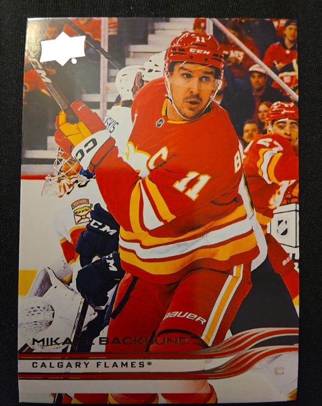 2025-26 Upper Deck #22 Mikael Backlund — front