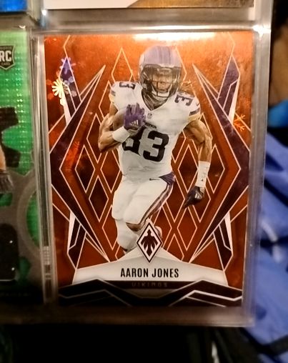 2025 Panini Phoenix #85 Aaron Jones — front