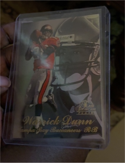1998 Flair Showcase #9 Warrick Dunn — front