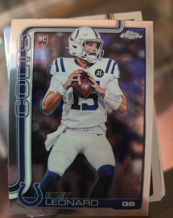 2025 Topps Chrome #318 Riley Leonard — front