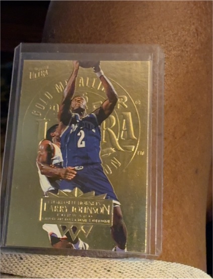 1995-96 Fleer Ultra #21 Larry Johnson Gold Medallion Charlotte Hornets — front