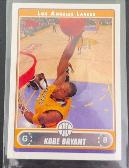 2006 Topps #8 Kobe Bryant — front