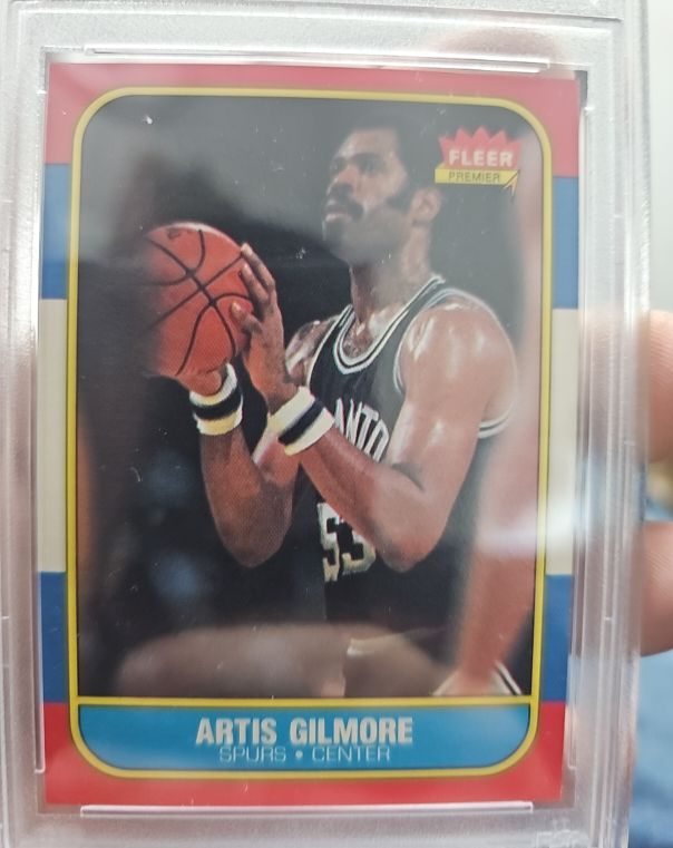 1986 Fleer #37 Artis Gilmore — front