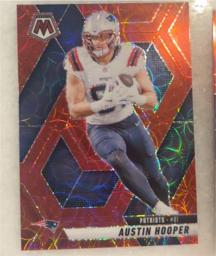 2025 Panini Mosaic #204 Austin Hooper — front
