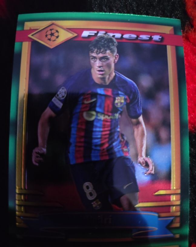 2022-23 Topps Finest Flashbacks UEFA #65 Pedri — front
