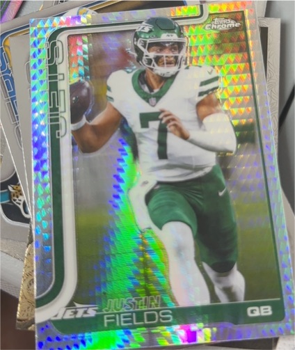 2025 Topps Chrome #237 Justin Fields — front