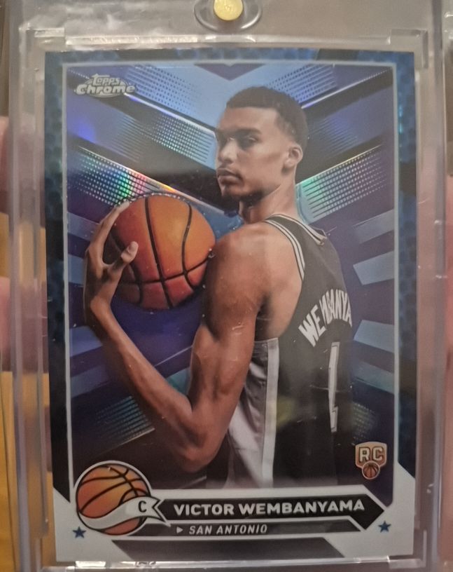 2023-24 Topps Chrome #1 Victor Wembanyama — front
