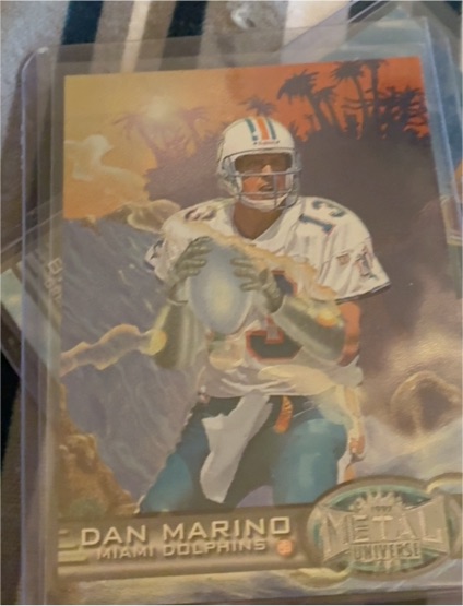 1997 Skybox Metal Universe #140 Dan Marino — front