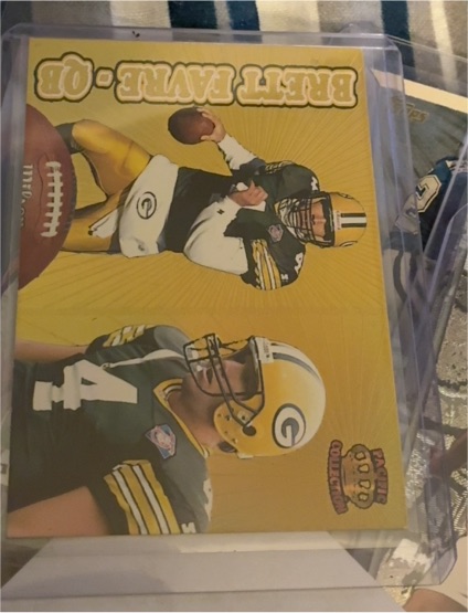1995 Pacific Prisms #142 Brett Favre — front