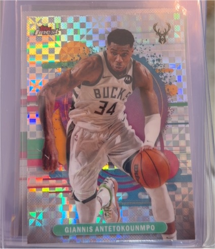 2025-26 Topps Finest #148 Giannis Antetokounmpo — front