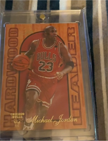1995-96 Fleer Flair Hardwood Leader #4 Michael Jordan — front