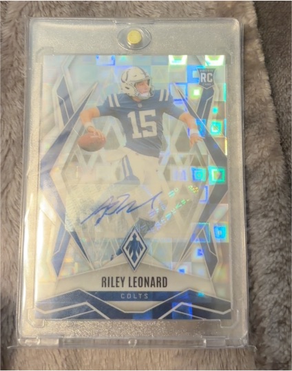 2025 Panini Phoenix #170 Riley Leonard — front