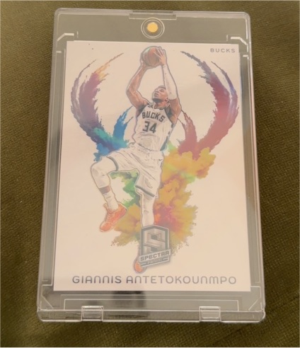 2019 Panini Court Kings #34 Giannis Antetokounmpo — front